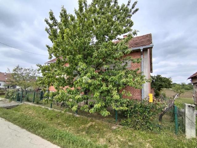 Visoka prizemnica s okućnicom 1.300 m² – Haganj