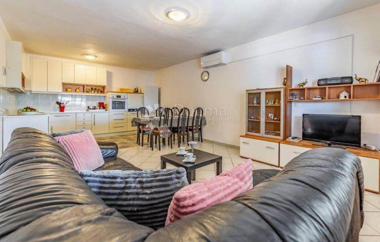 Medulin, Kuća sa dva apartmana na mirnoj lokaciji