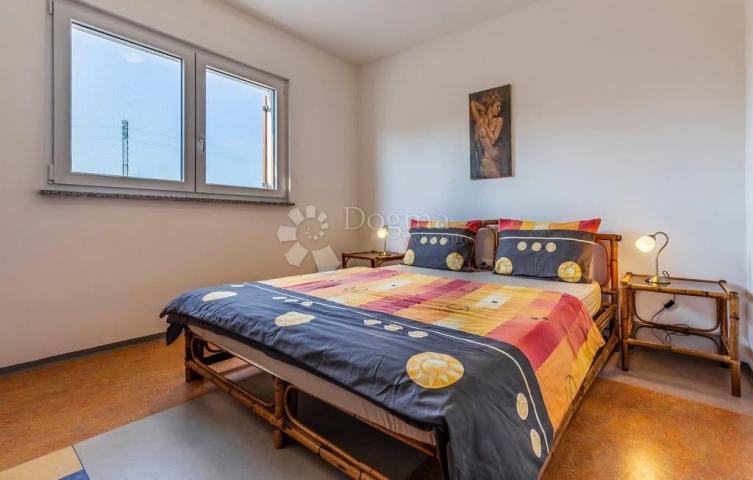 Medulin, Kuća sa dva apartmana na mirnoj lokaciji