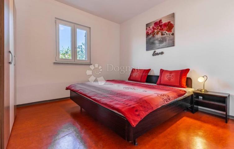 Medulin, Kuća sa dva apartmana na mirnoj lokaciji