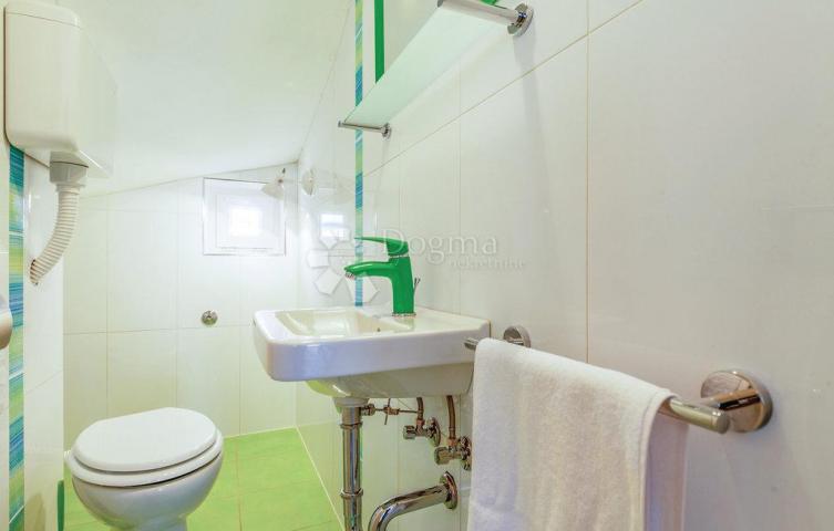 KRK AUTOHTONA KAMENA VILA