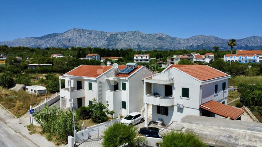 Samo u Dogmi! Hvar, 10m od plaže, prekrasna kuća sa 4 apartmana