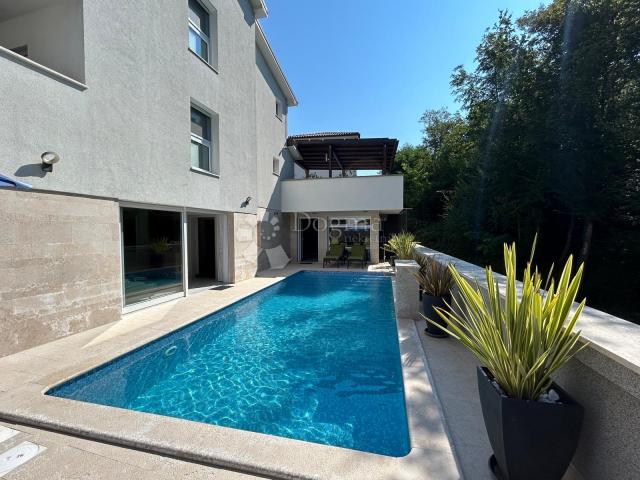 Otok Krk Dobrinj villa s bazenom