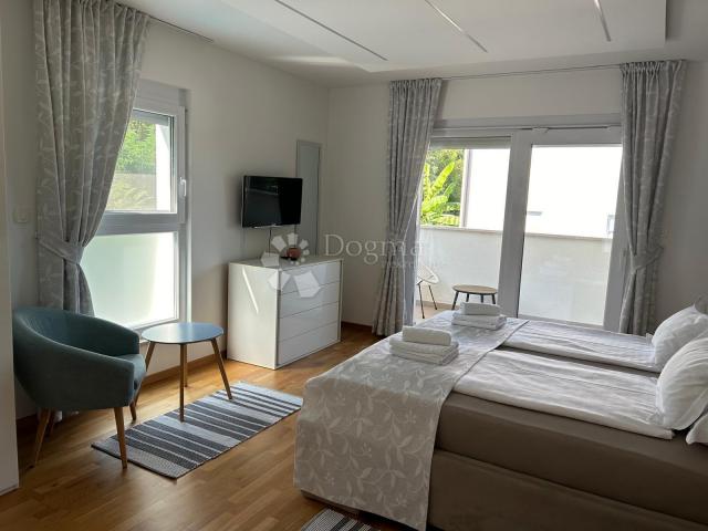 Otok Krk Dobrinj villa s bazenom