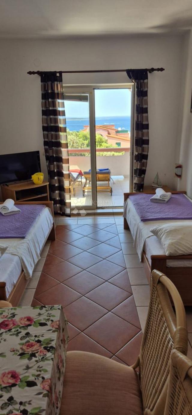 ODLIČNA APARTMANSKA KUĆA U MANDRAMA