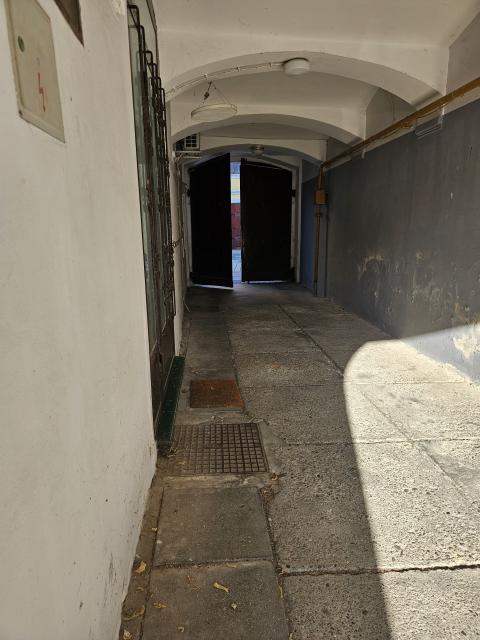 Poslovni prostor uz Gradsku vijećnicu s parkirnim mjestom