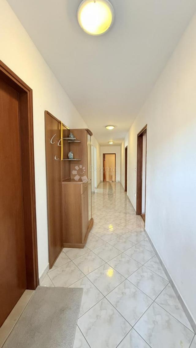 Haus Raša, 200m2