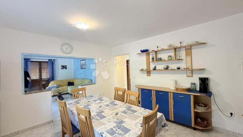Haus Raša, 200m2