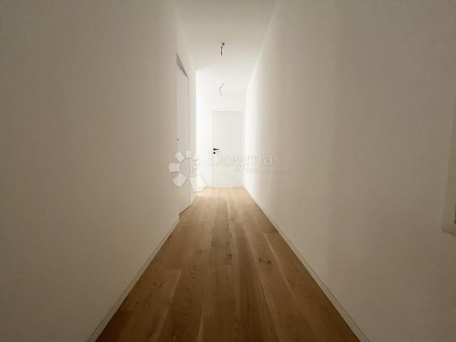 Apartment, top location