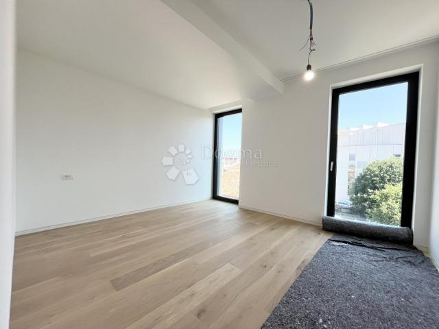 Apartment, top location