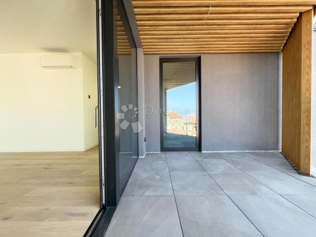 Apartment, top location
