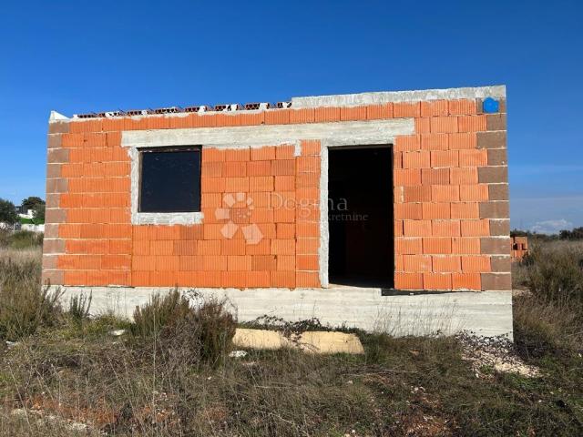 Prilika!!2 kuće roh-bau