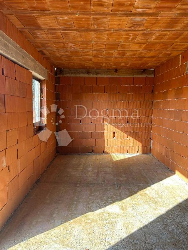 Prilika!!2 kuće roh-bau