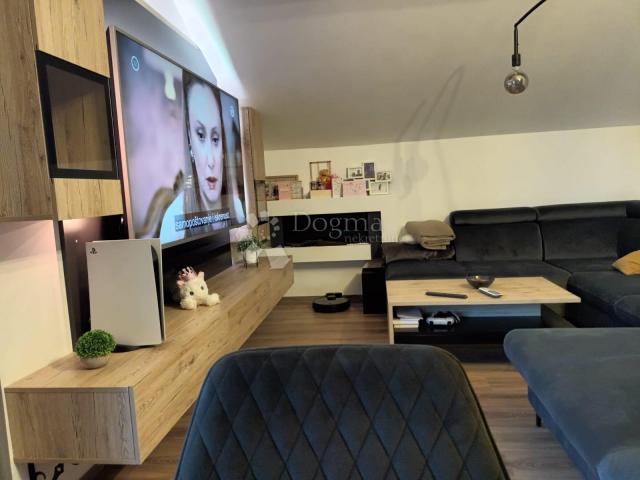 VODICE, ŠIBENIK apartmanska kuća sa velikom okućnicom
