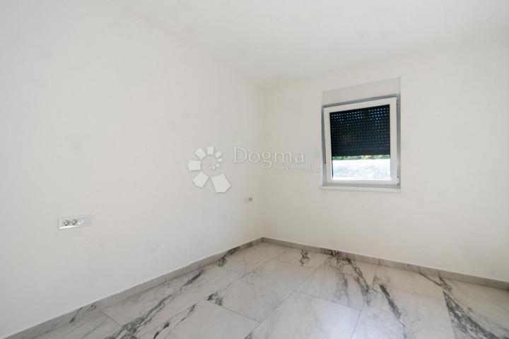 APARTMAN - NOVOGRADNJA - IZUZETNO MIRNA LOKACIJA