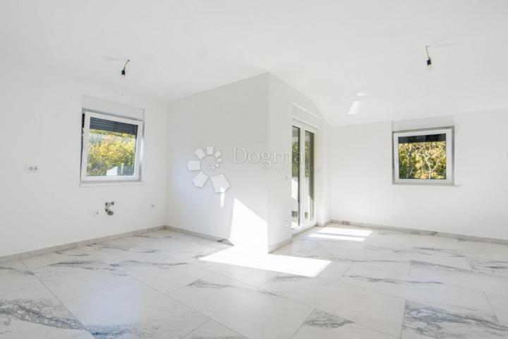 APARTMAN - NOVOGRADNJA - IZUZETNO MIRNA LOKACIJA