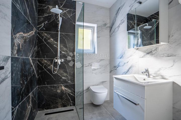 APARTMAN - NOVOGRADNJA - IZUZETNO MIRNA LOKACIJA