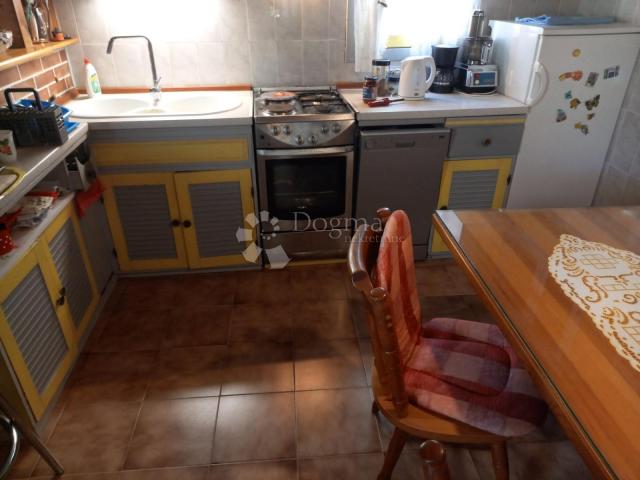 MALI LOŠINJ KUĆA DRUGI RED DO MORA