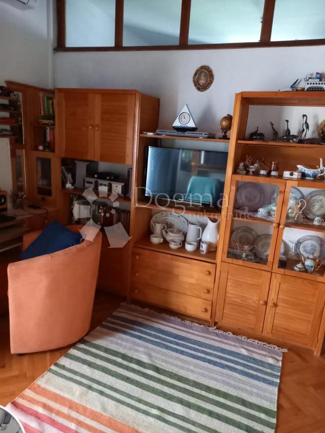 MALI LOŠINJ KUĆA DRUGI RED DO MORA