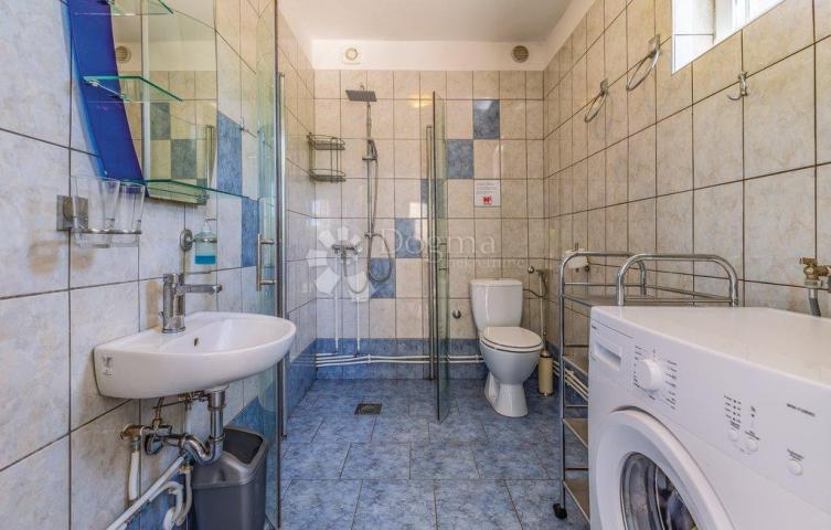 Haus Kaštanjer, Pula, 383,11m2