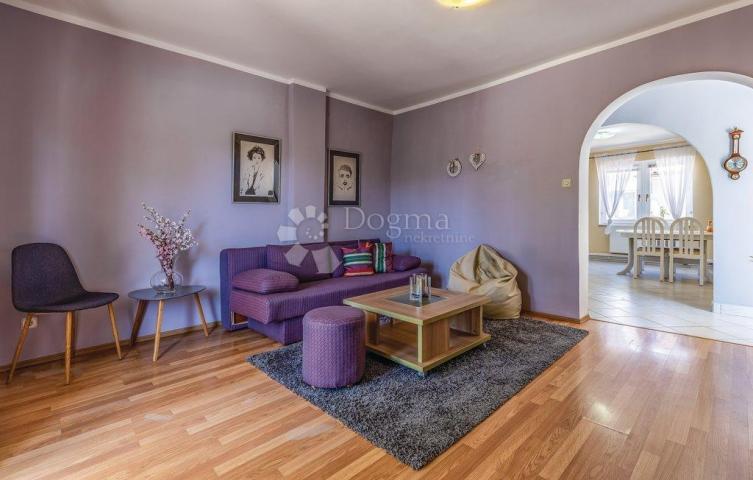 Haus Kaštanjer, Pula, 383,11m2