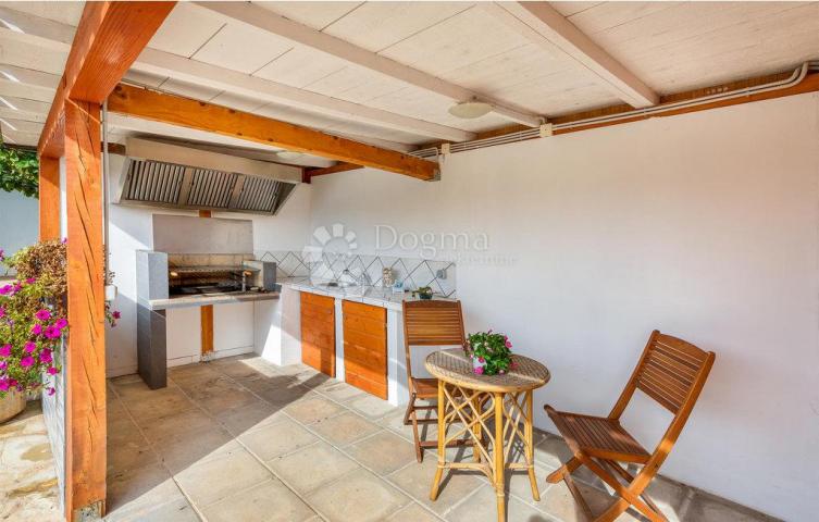 Haus Kaštanjer, Pula, 383,11m2