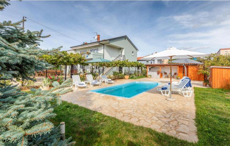 Haus Kaštanjer, Pula, 383,11m2