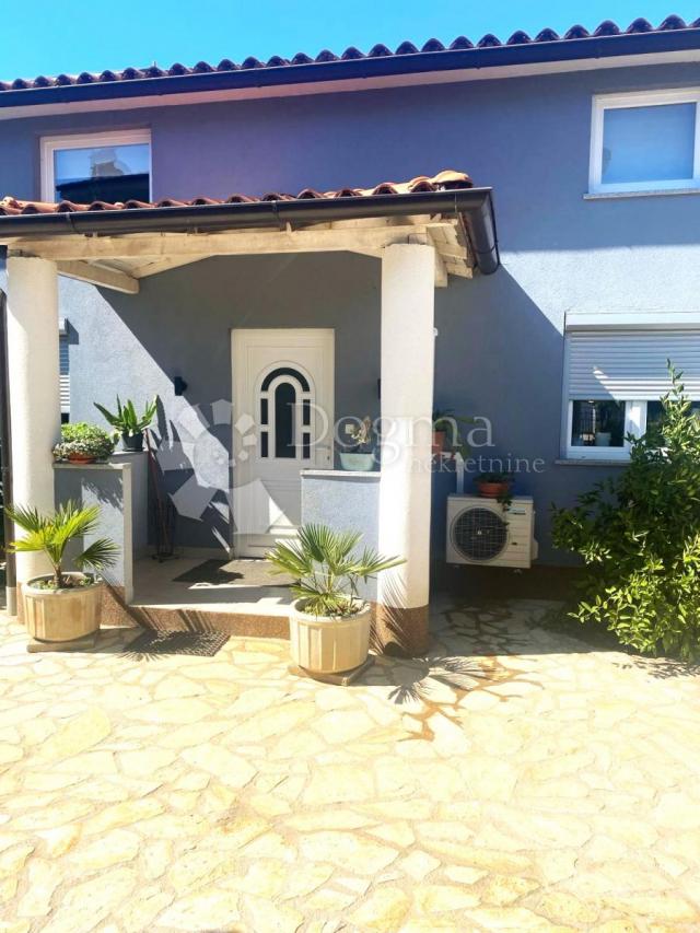 Haus Kaštanjer, Pula, 383,11m2