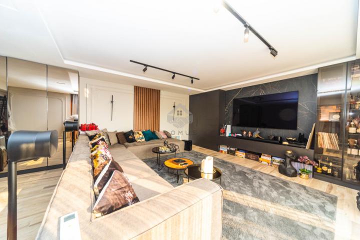 Luksuzan penthouse 195m2 + garaža, Pobrežje - Podgorica