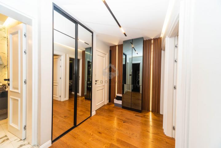 Luksuzan penthouse 195m2 + garaža, Pobrežje - Podgorica
