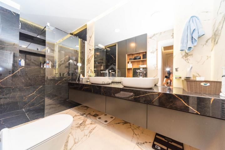 Luksuzan penthouse 195m2 + garaža, Pobrežje - Podgorica