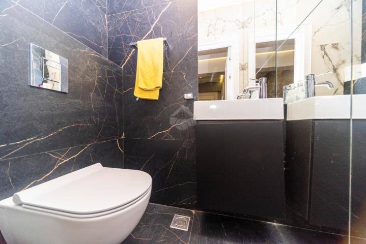 Luksuzan penthouse 195m2 + garaža, Pobrežje - Podgorica