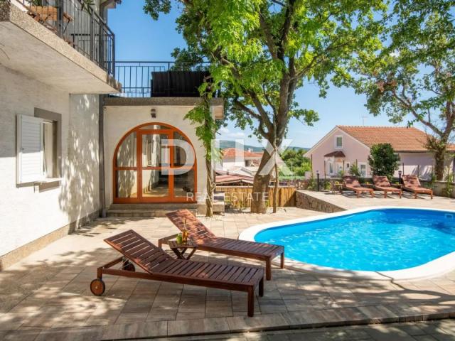 OTOK KRK, KORNIĆ- kuća, 250 m2, bazen, okućnica, idealna za turističku djelatnost, TOP PRILIKA!!!
