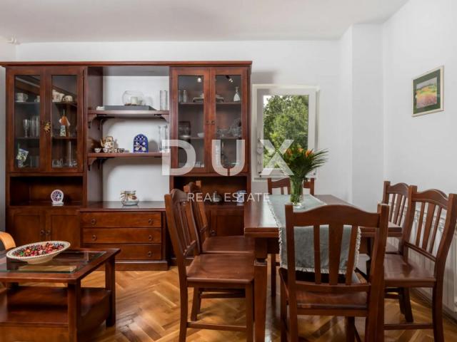 OTOK KRK, KORNIĆ- kuća, 250 m2, bazen, okućnica, idealna za turističku djelatnost, TOP PRILIKA!!!