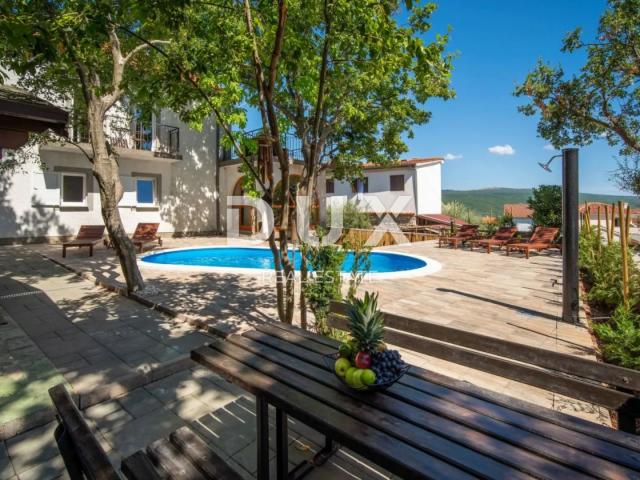 OTOK KRK, KORNIĆ- kuća, 250 m2, bazen, okućnica, idealna za turističku djelatnost, TOP PRILIKA!!!