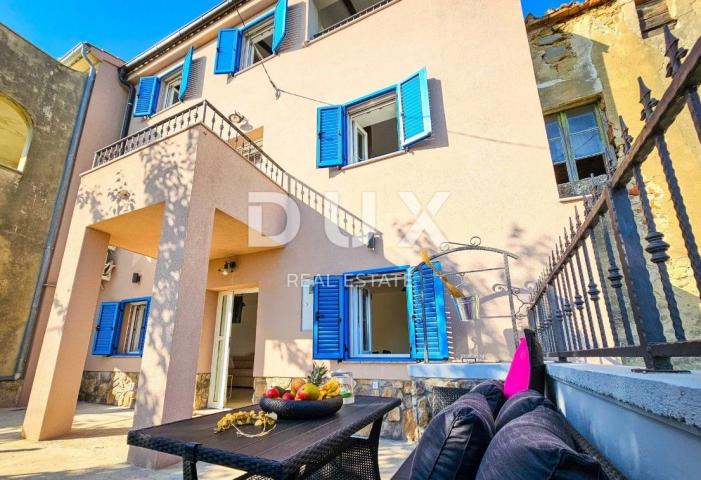 ISLAND OF RAB, LOPAR - Charming, stone, authentic house overlooking Paradise Beach!