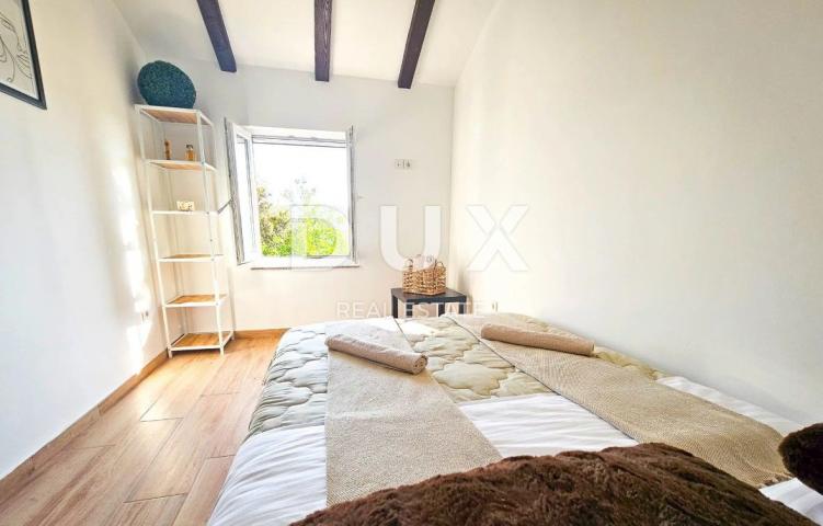 ISLAND OF RAB, LOPAR - Charming, stone, authentic house overlooking Paradise Beach!