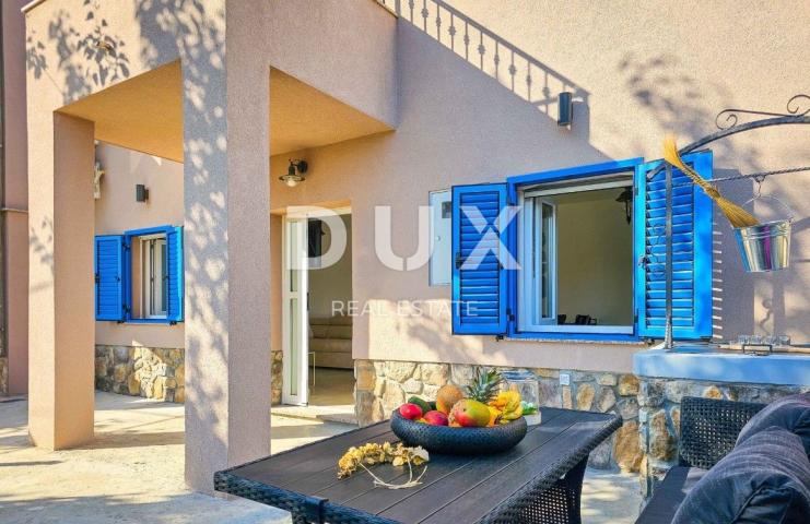 ISLAND OF RAB, LOPAR - Charming, stone, authentic house overlooking Paradise Beach!