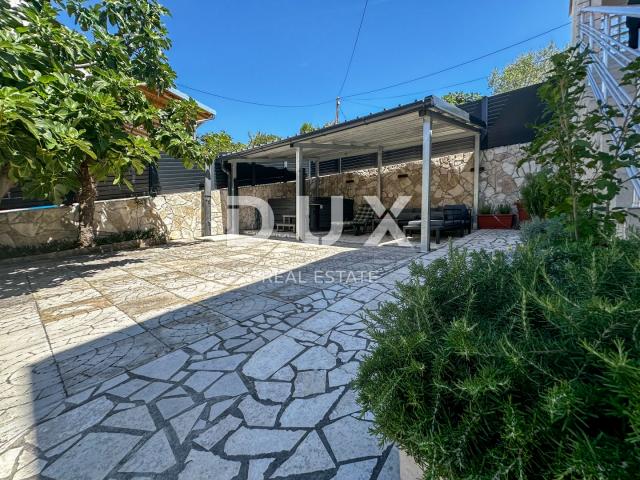 CRIKVENICA, DRAMALJ - kuća 115 m2 sa dva apartmana blizu mora, sniženo, prilika!!!