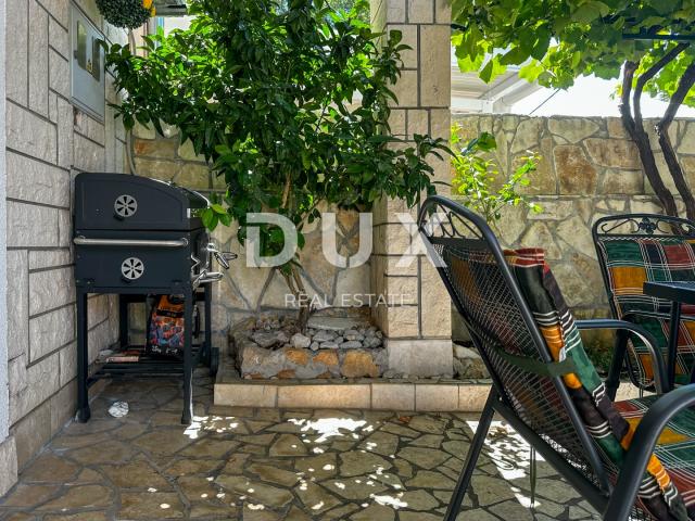 CRIKVENICA, DRAMALJ - kuća 115 m2 sa dva apartmana blizu mora, sniženo, prilika!!!