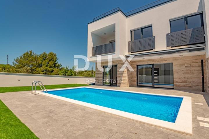 VODICE - vila sa bazenom 