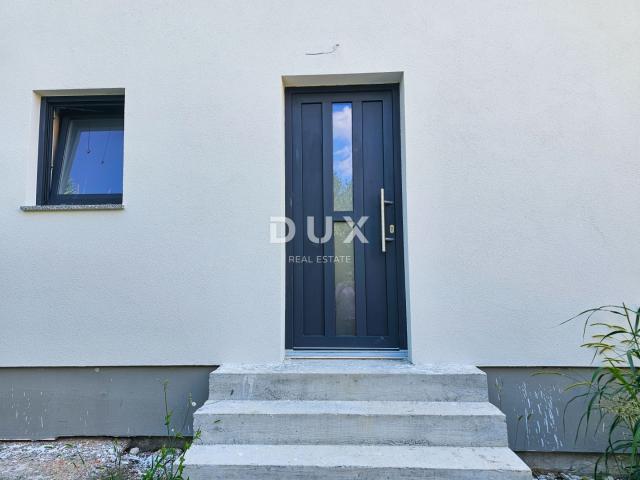 OTOK RAB, BANJOL - Stan u prizemlju s okućnicom i 2 parkirna mjesta, SAMO 100 m od mora!