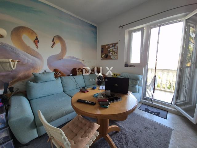 PAG, TOWN OF PAG - Spacious house with panoramic views of the sea and Velebit