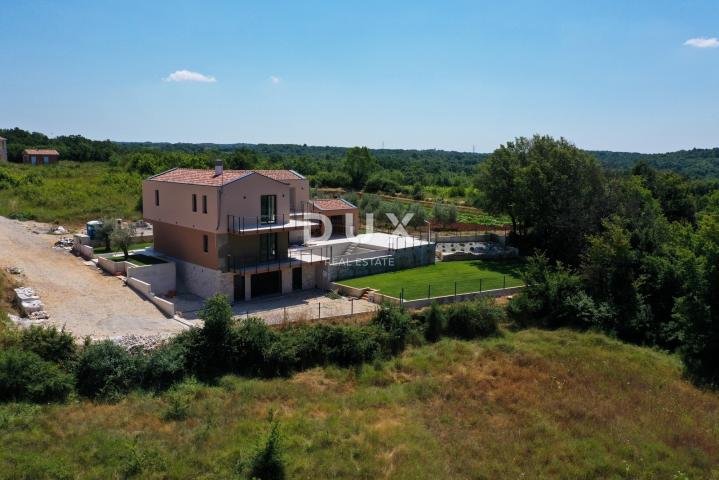 ISTRA, VIŠNJAN - Kuća s bazenom na rubu naselja