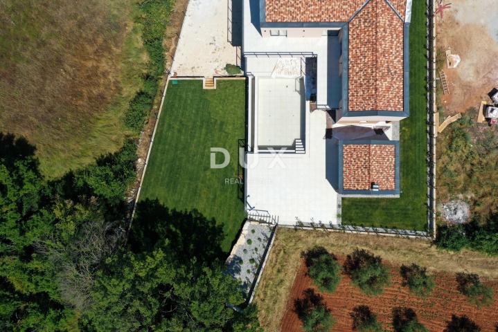 ISTRA, VIŠNJAN - Kuća s bazenom na rubu naselja
