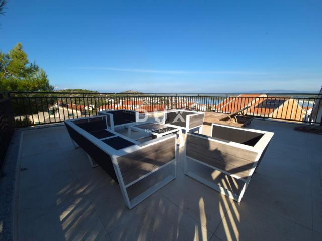 OTOK OTOK MURTER, MURTER - PRILIKA! Ekskluzivan četverosoban penthouse