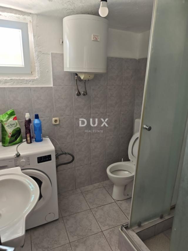 ZADAR, LJUBAČ - Starinska kuća u nizu