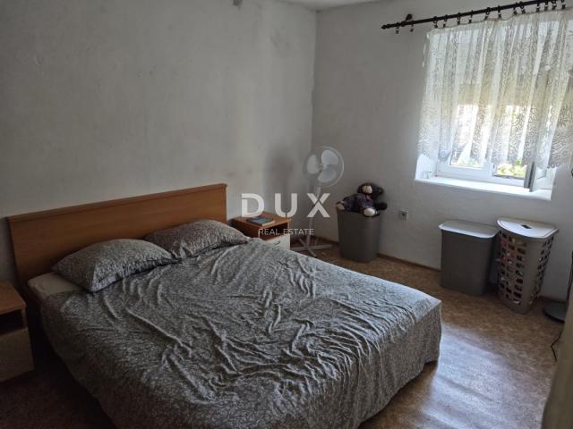 ZADAR, LJUBAČ - Starinska kuća u nizu