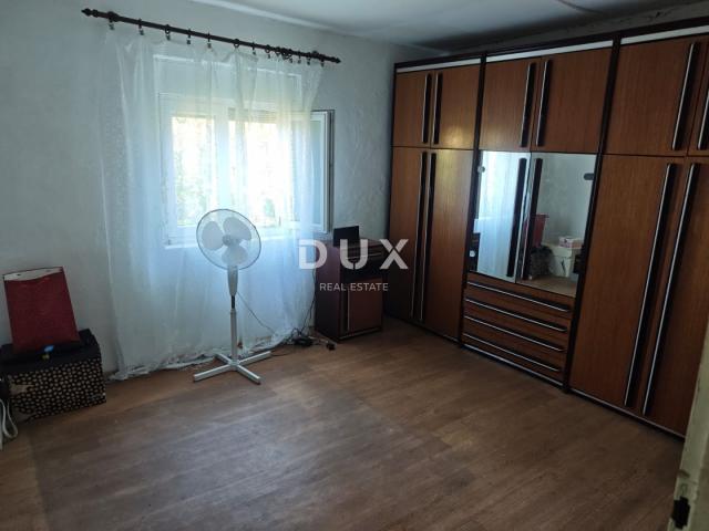 ZADAR, LJUBAČ - Starinska kuća u nizu
