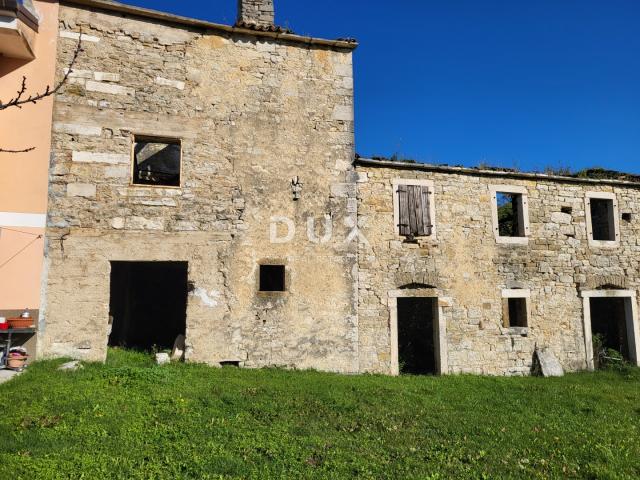 ISTRIA, GROŽNJAN - Stone antique in a great location